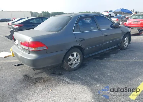 2002 Honda Accord 2.3 Se из США, поврежденный, VIN 1HGCG56722A058880